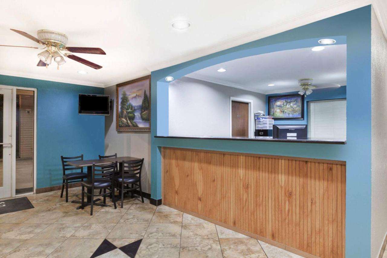 Lone Star Inn Kenedy 外观 照片